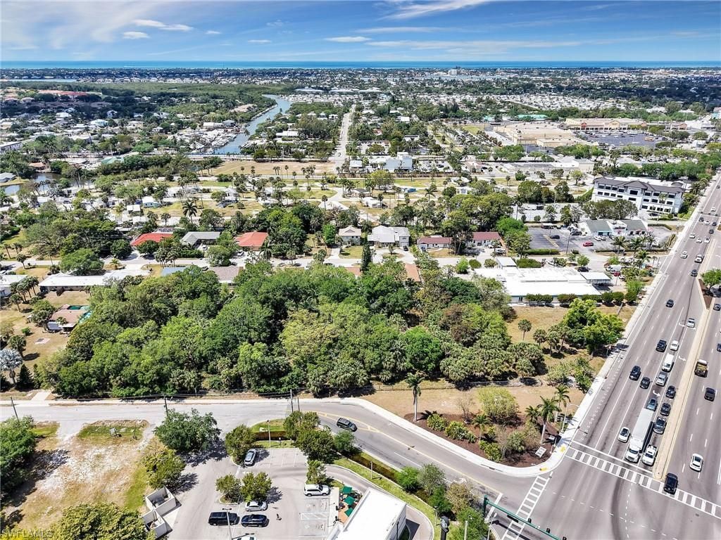 3184 Tamiami Trl E, Naples, FL 34112 Photo