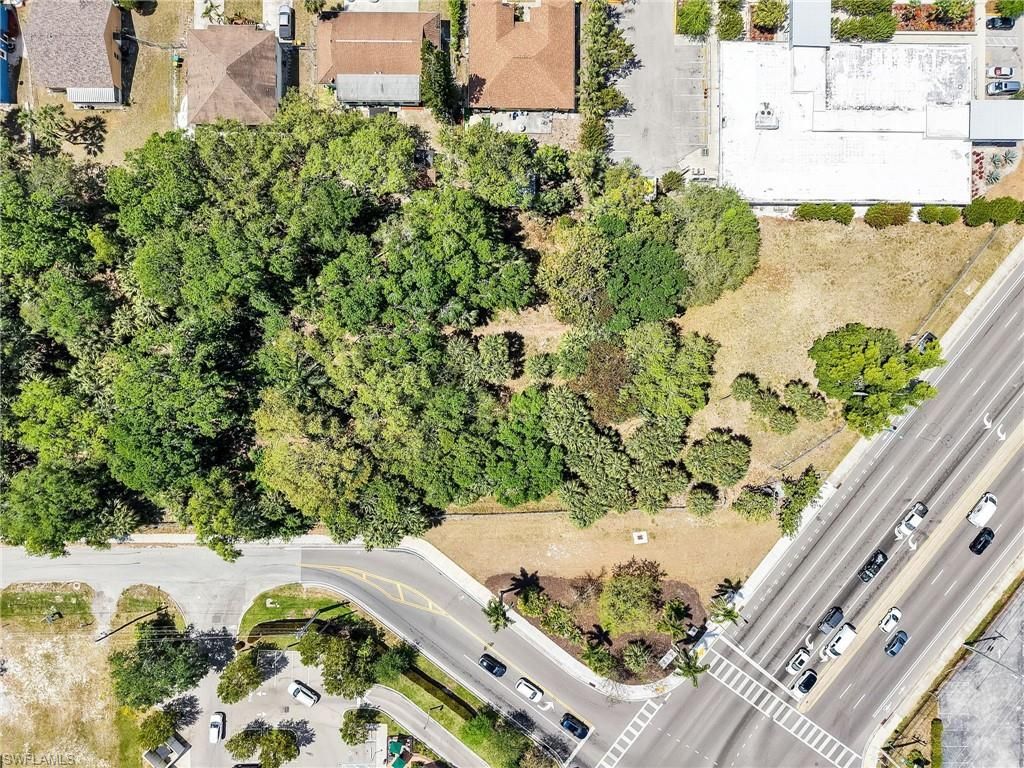 3184 Tamiami Trl E, Naples, FL 34112 Photo