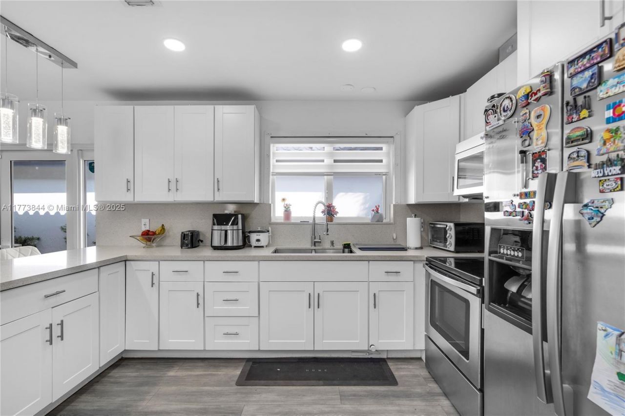 13351 SW 27th St, Miami, FL 33175 Photo