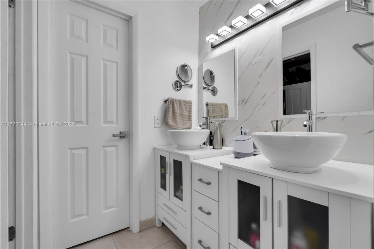 13351 SW 27th St, Miami, FL 33175 Photo