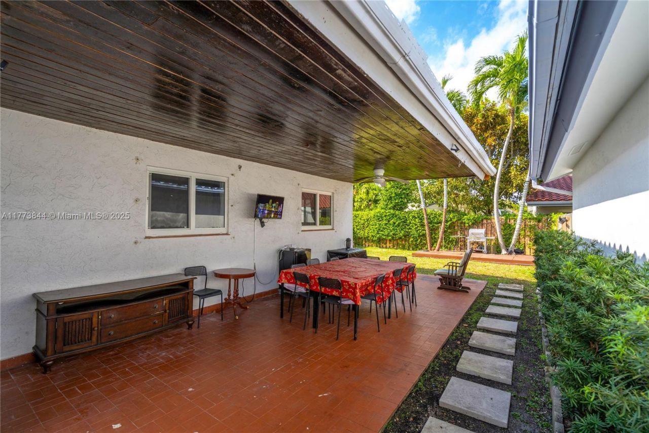 13351 SW 27th St, Miami, FL 33175 Photo