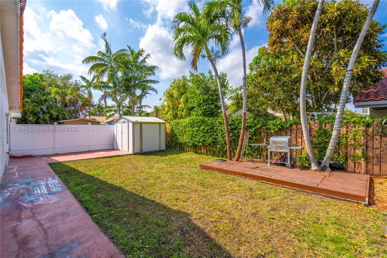 13351 SW 27th St, Miami, FL 33175 Photo