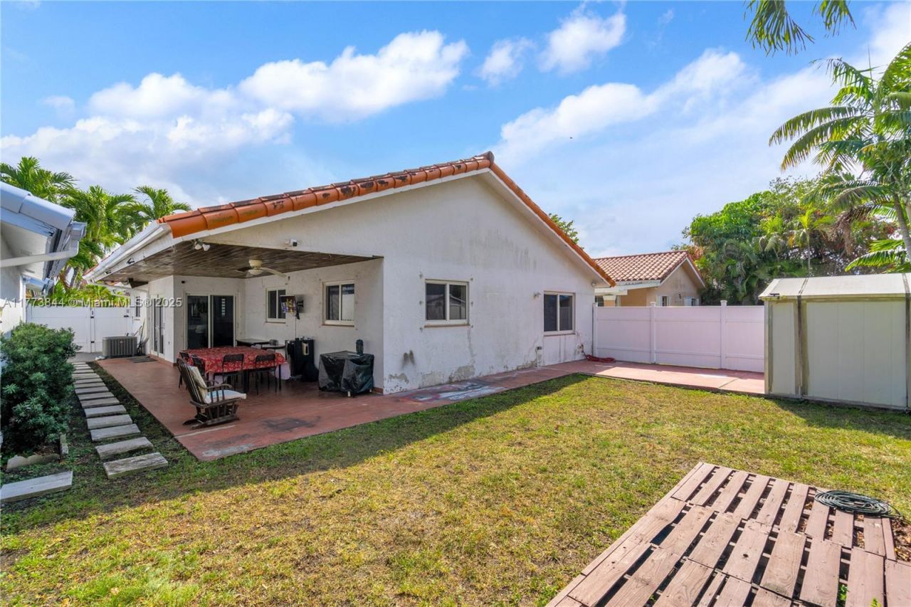 13351 SW 27th St, Miami, FL 33175 Photo