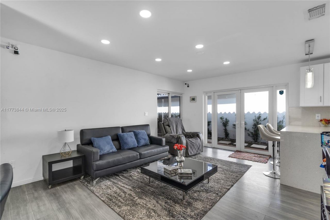 13351 SW 27th St, Miami, FL 33175 Photo