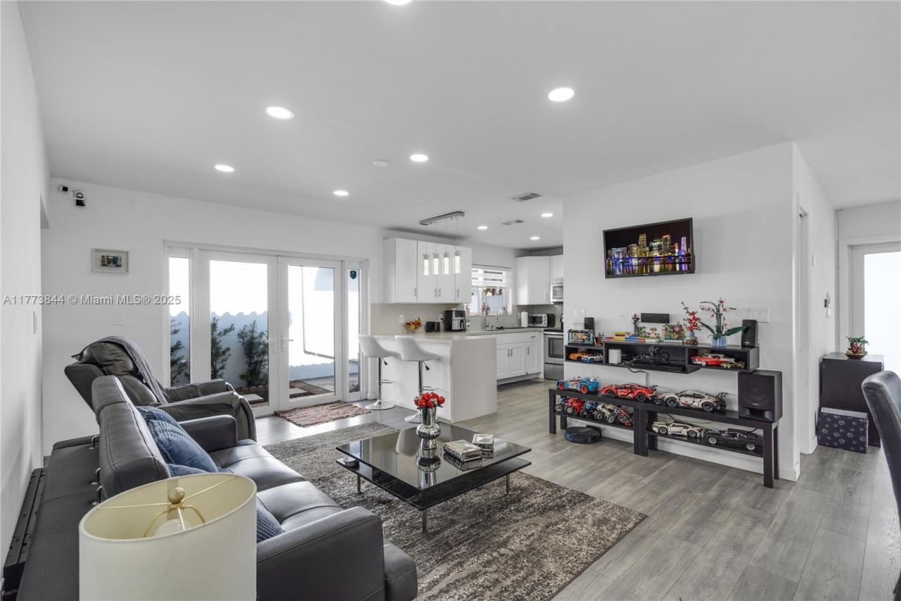 13351 SW 27th St, Miami, FL 33175 Photo