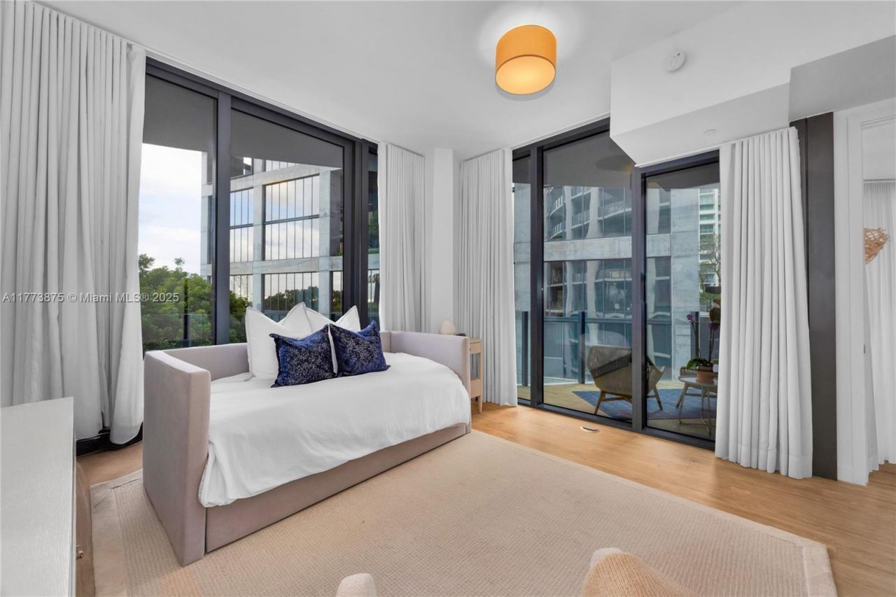 2831 S Bayshore Dr, Unit 705, Miami, FL 33133 Photo