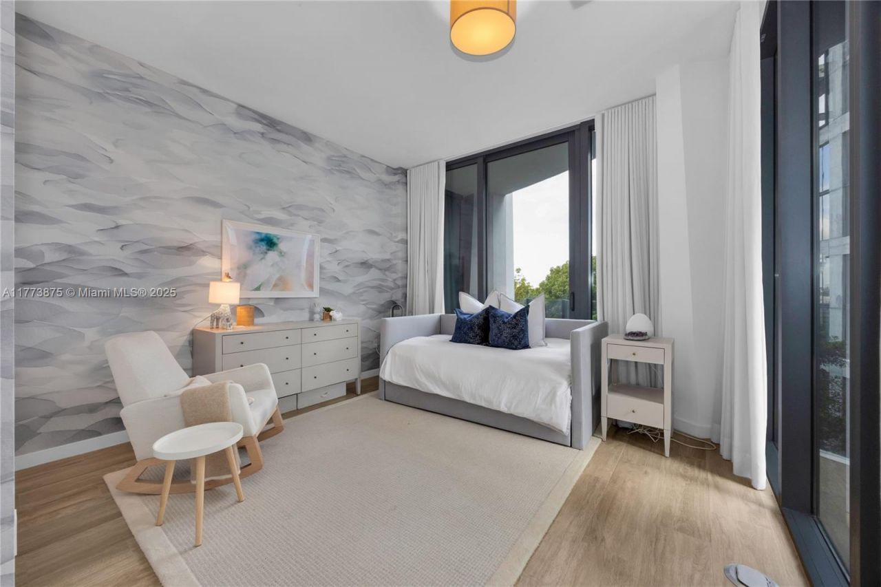 2831 S Bayshore Dr, Unit 705, Miami, FL 33133 Photo