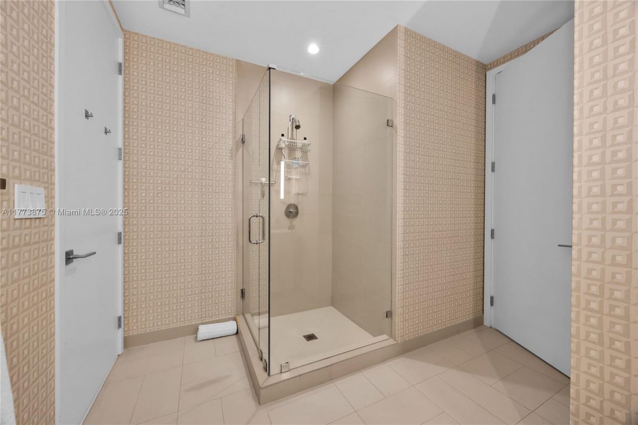 2831 S Bayshore Dr, Unit 705, Miami, FL 33133 Photo