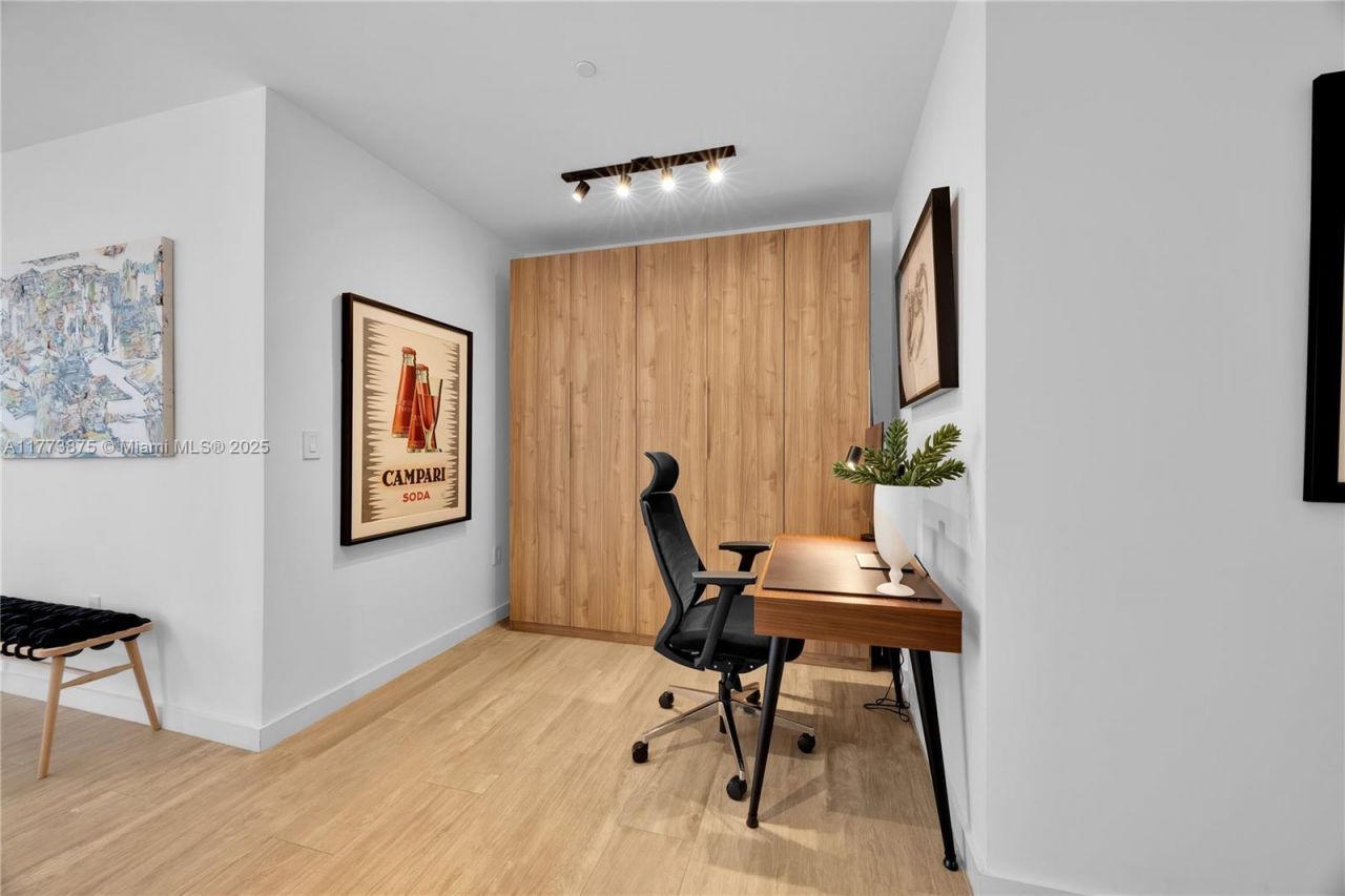 2831 S Bayshore Dr, Unit 705, Miami, FL 33133 Photo