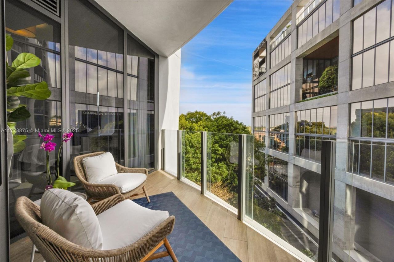 2831 S Bayshore Dr, Unit 705, Miami, FL 33133 Photo