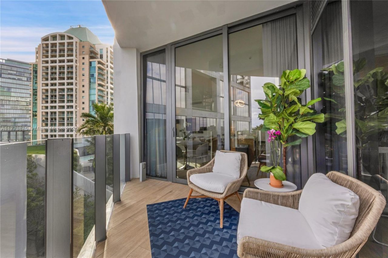 2831 S Bayshore Dr, Unit 705, Miami, FL 33133 Photo