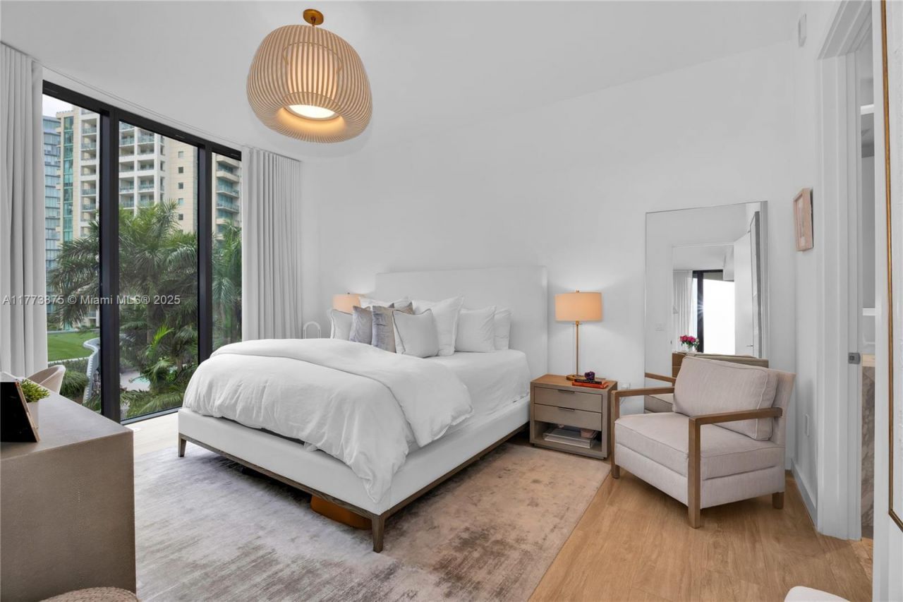 2831 S Bayshore Dr, Unit 705, Miami, FL 33133 Photo