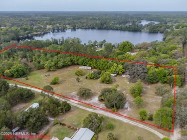 1017 OLD GAINESVILLE Highway, Interlachen, FL 32148