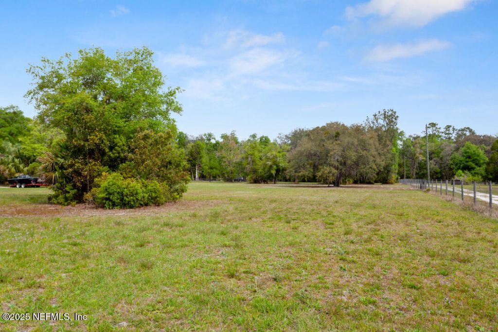 1017 Old Gainesville Highway, Interlachen, FL 32148 Photo