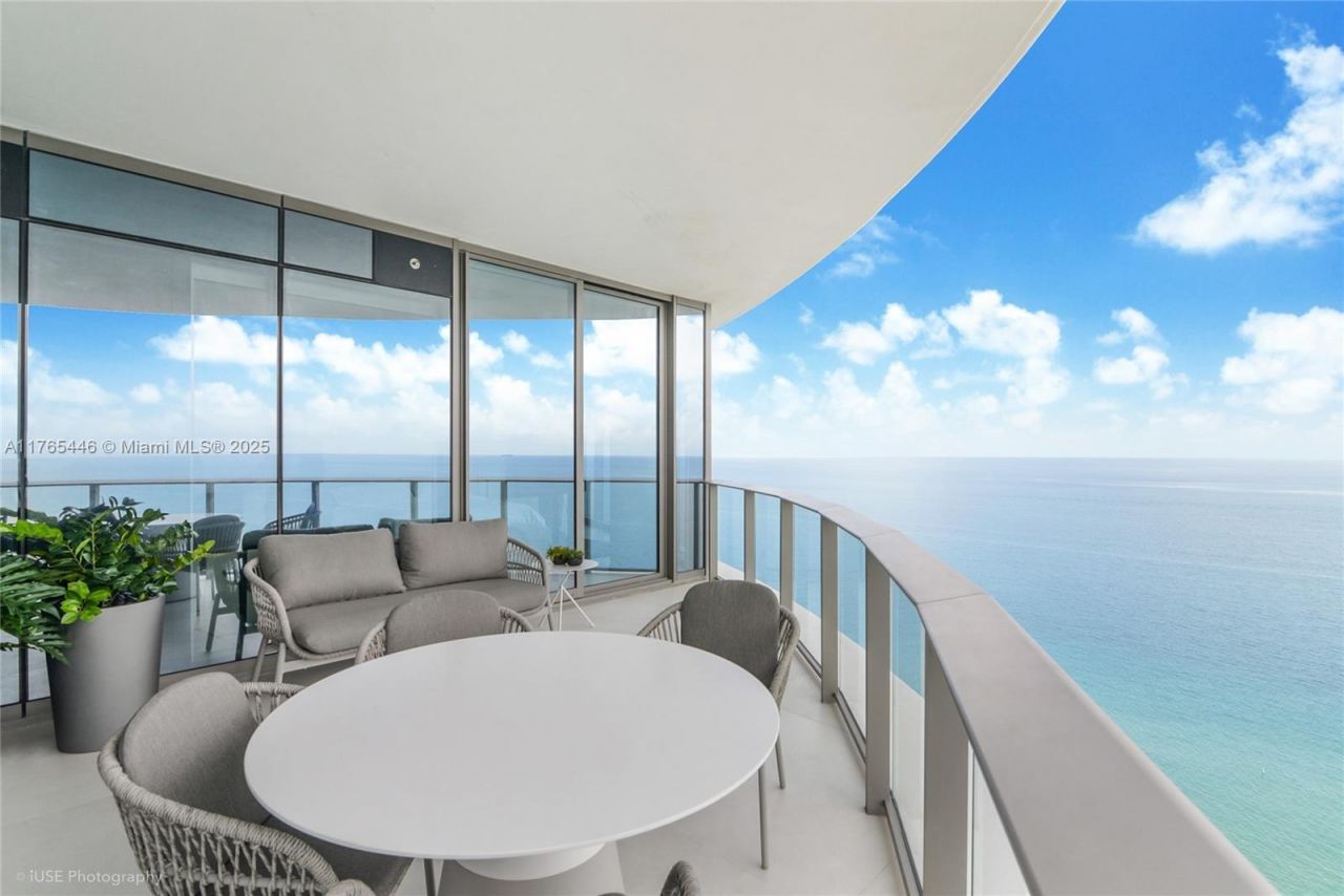 15701 Collins Ave, Unit 2405, Sunny Isles Beach, FL 33160 Photo
