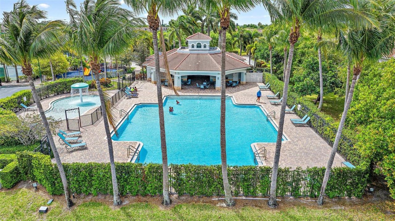 3229 Laurel Ridge Cir, Unit 3229, Riviera Beach, FL 33404 Photo