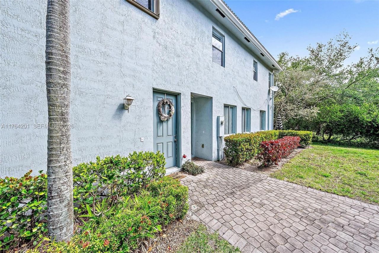 3229 Laurel Ridge Cir, Unit 3229, Riviera Beach, FL 33404 Photo