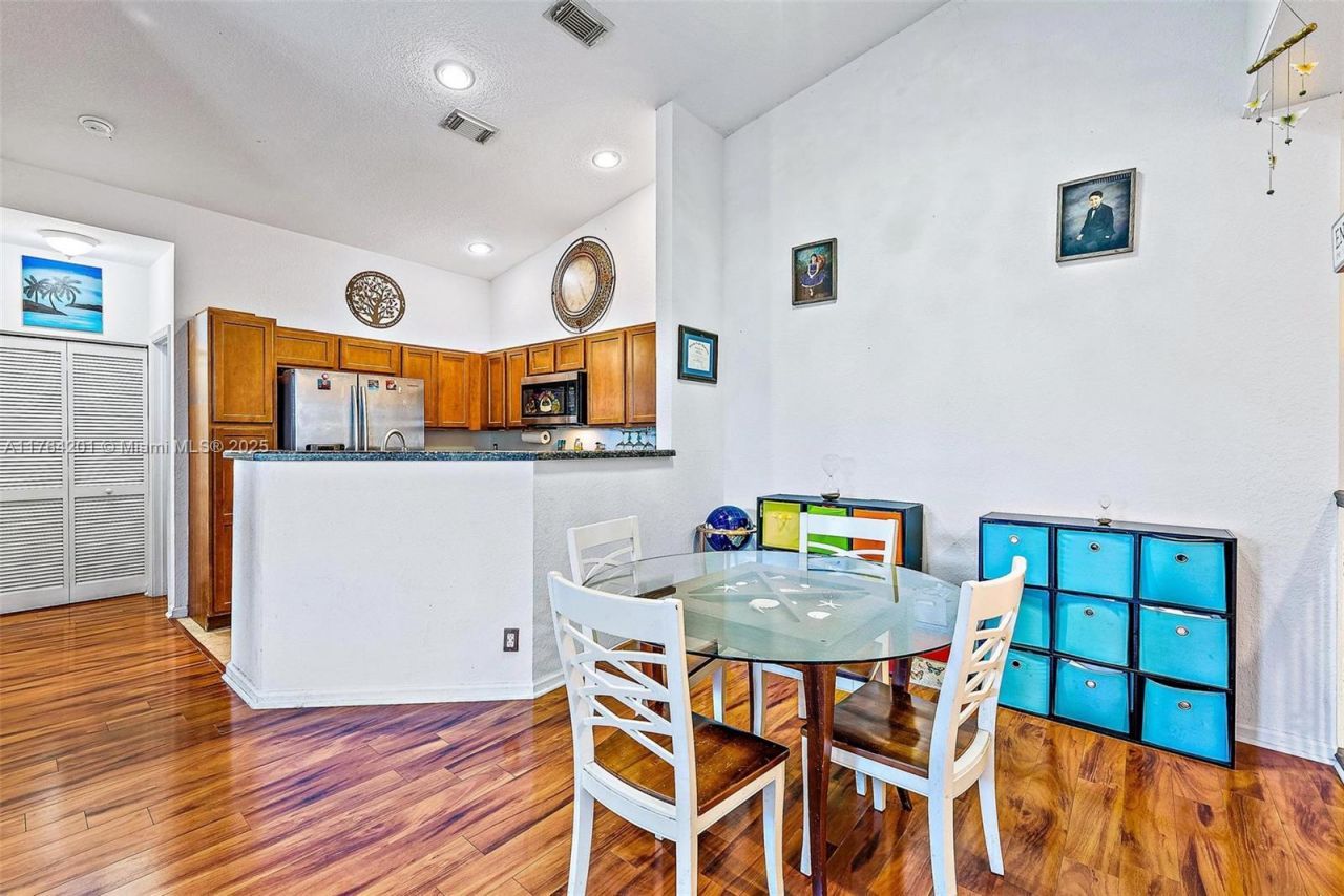 3229 Laurel Ridge Cir, Unit 3229, Riviera Beach, FL 33404 Photo