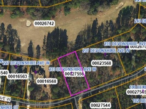 233 Devonshire Avenue W, West End, NC 27376
