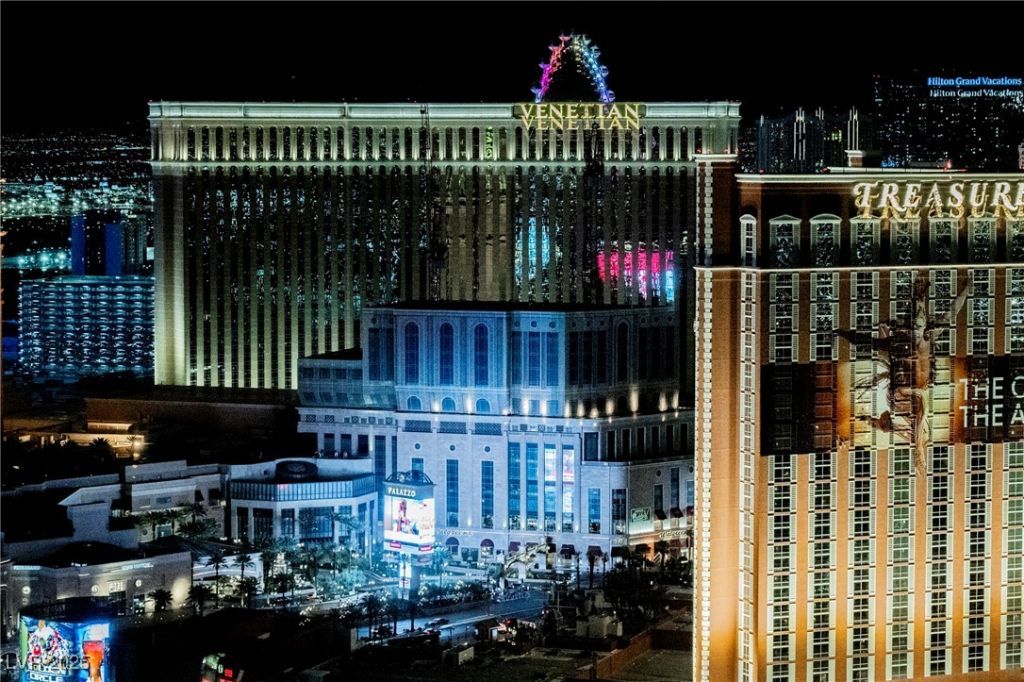 2000 N Fashion Show Drive, Las Vegas, NV 89109