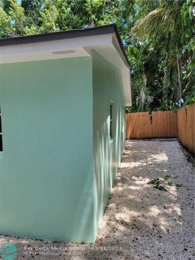 1010 NW 3rd Avenue, Hallandale Beach, FL 33009 Photo