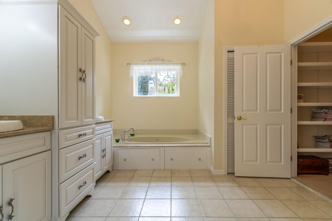 5620 NW 45th Lane, Gainesville, FL 32606 Photo