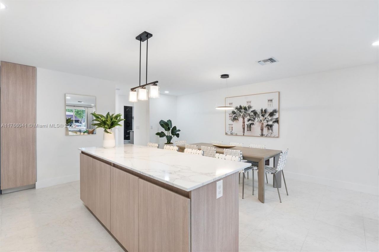 1212 NW 6th Ct, Fort Lauderdale, FL 33311 Photo