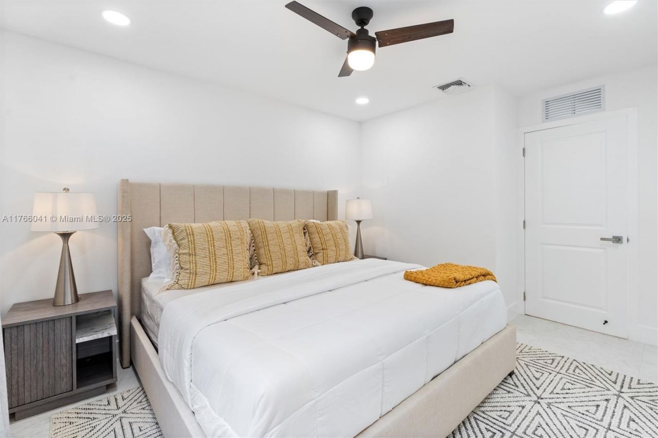 1212 NW 6th Ct, Fort Lauderdale, FL 33311 Photo