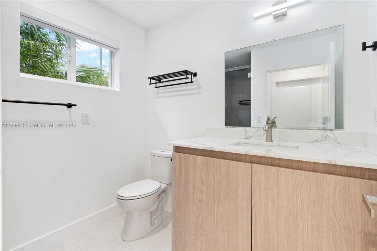 1212 NW 6th Ct, Fort Lauderdale, FL 33311 Photo