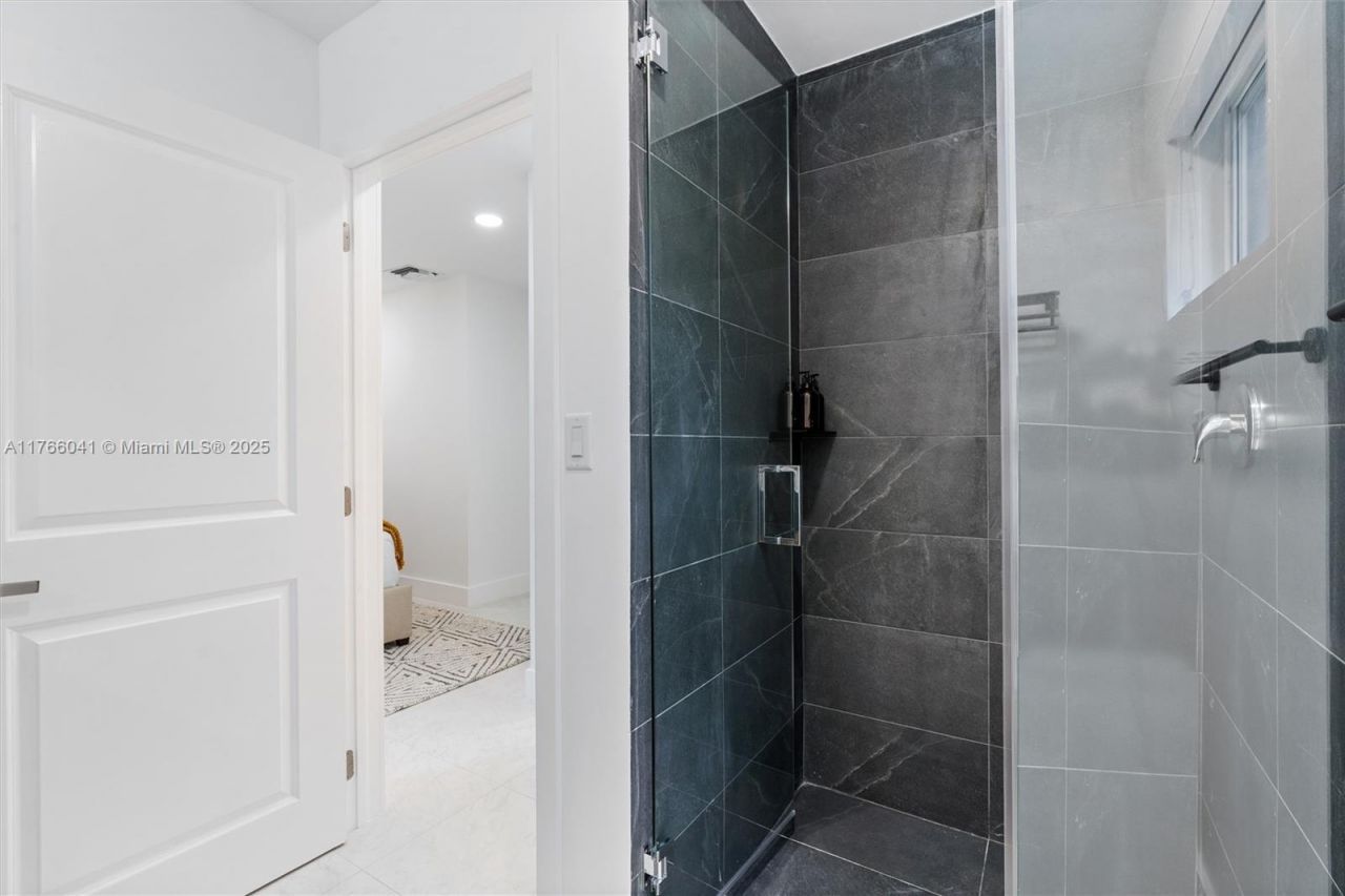 1212 NW 6th Ct, Fort Lauderdale, FL 33311 Photo