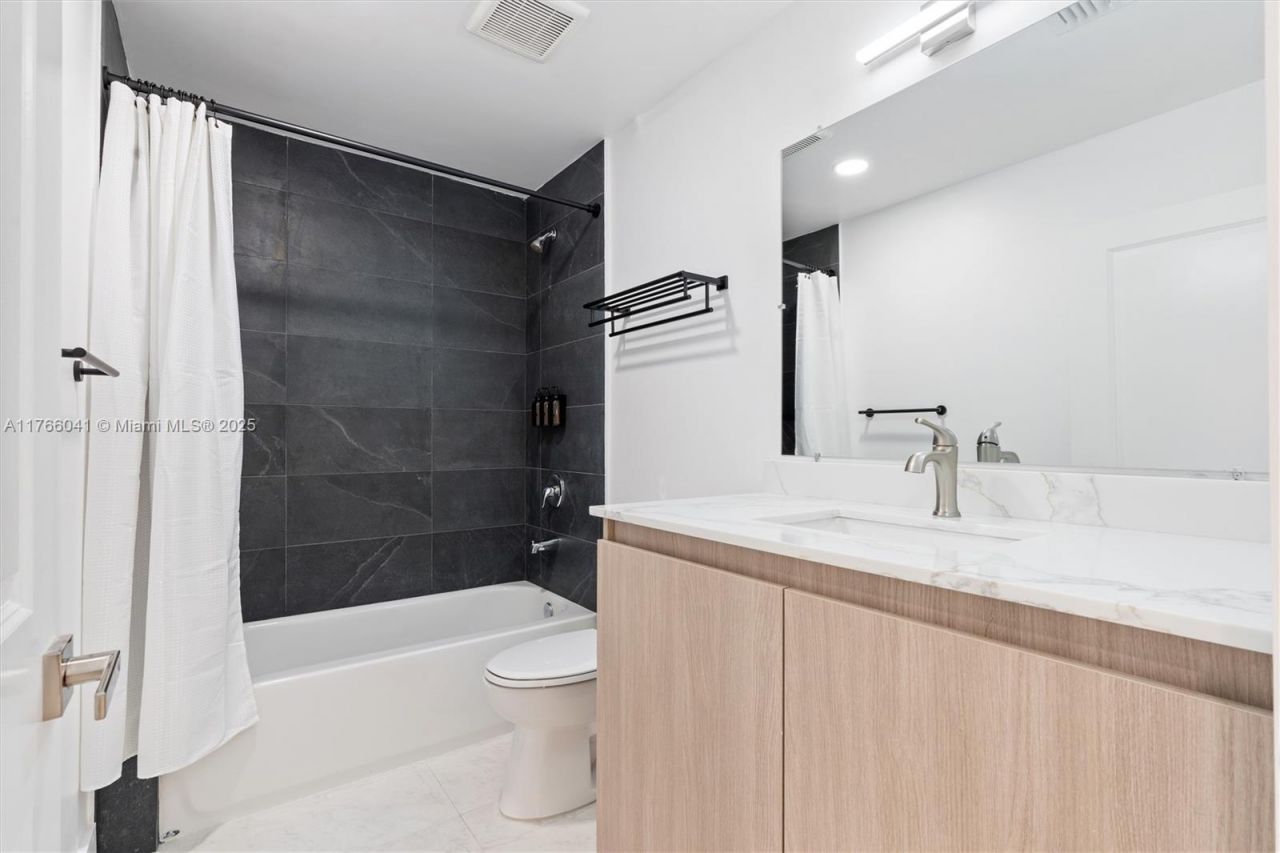 1212 NW 6th Ct, Fort Lauderdale, FL 33311 Photo