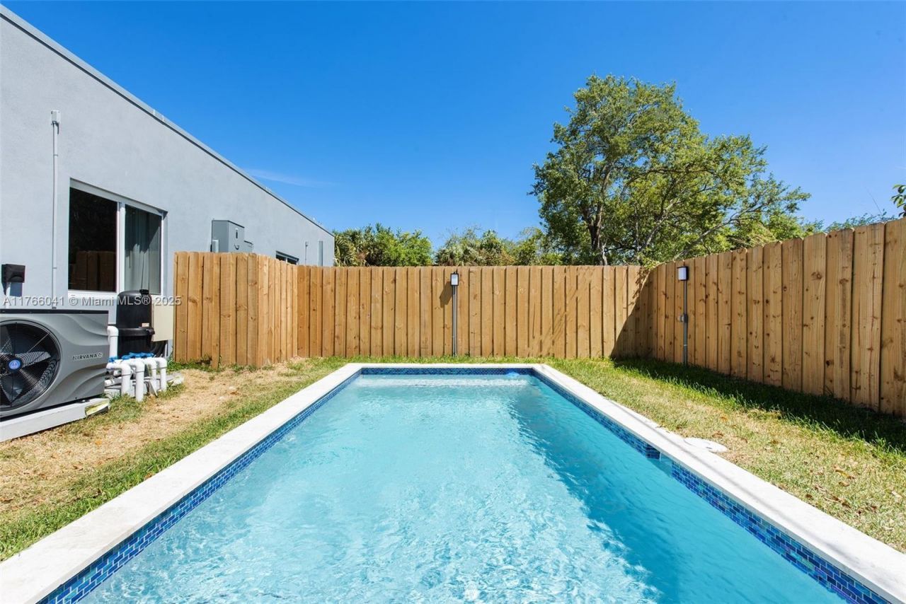 1212 NW 6th Ct, Fort Lauderdale, FL 33311 Photo