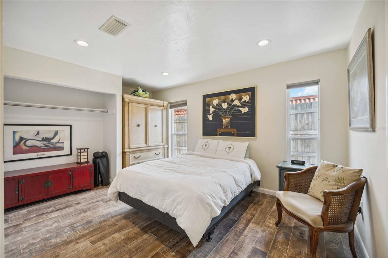 711 Birdsong Lane, Sarasota, FL 34242 Photo