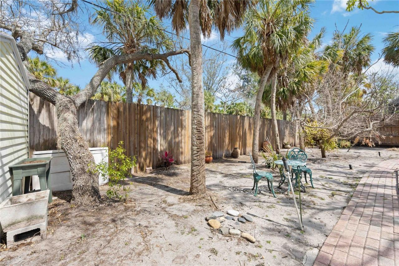 711 Birdsong Lane, Sarasota, FL 34242 Photo