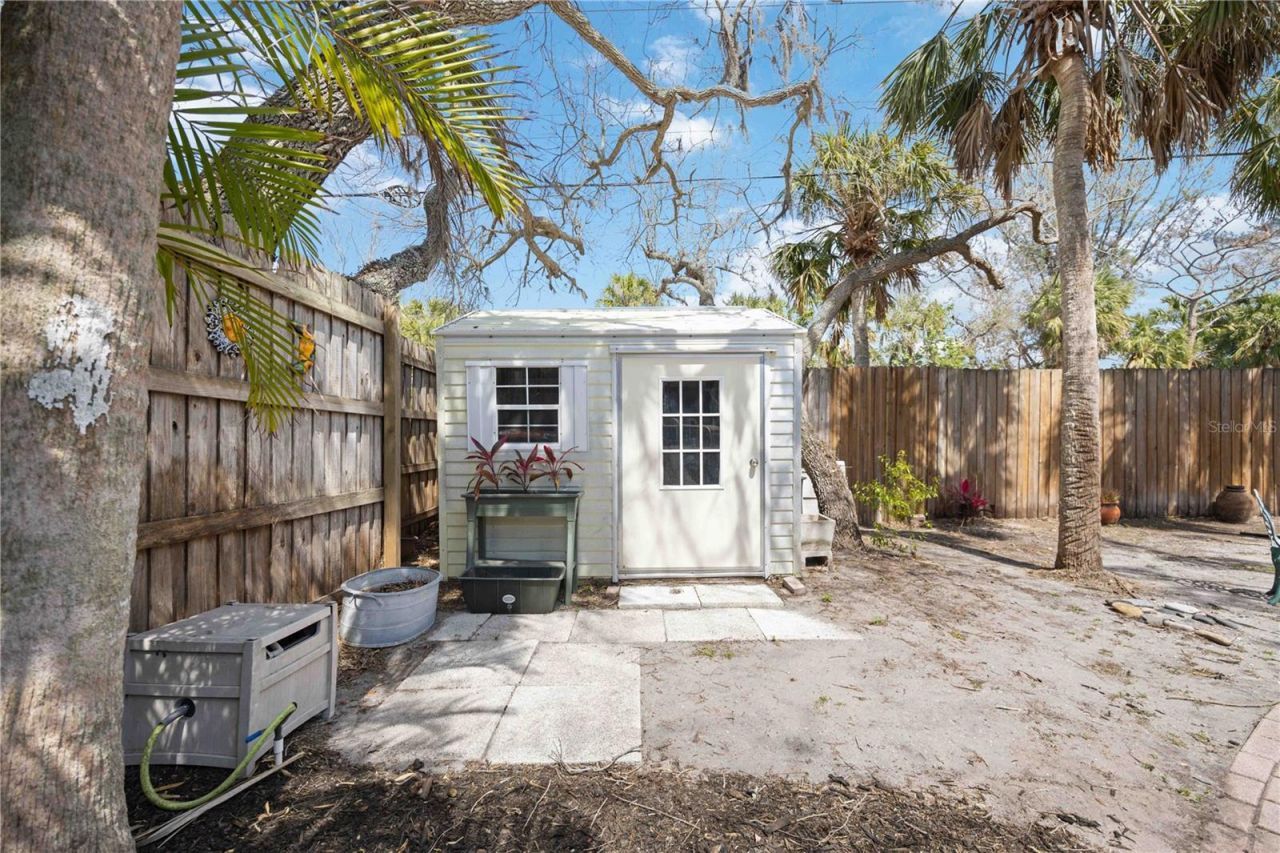 711 Birdsong Lane, Sarasota, FL 34242 Photo