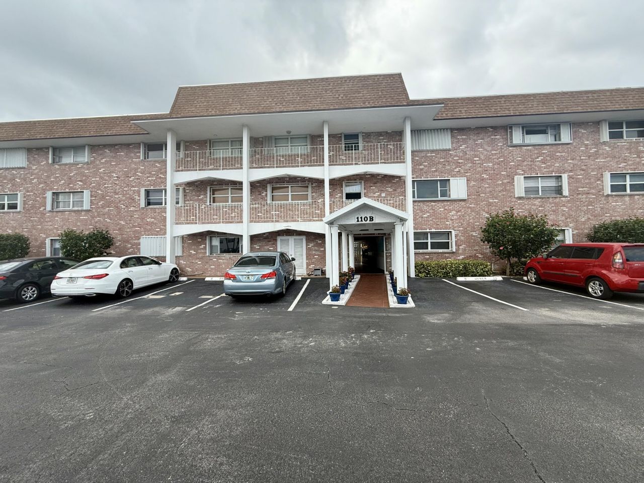 110 Shore Court, Unit 108, North Palm Beach, FL 33408 Photo