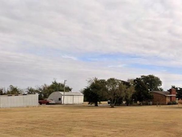 2231 E Iris, Hobart, OK 73651