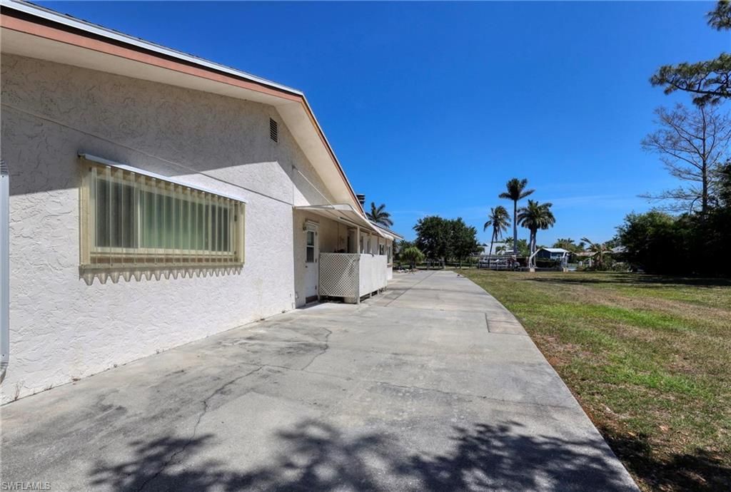 1888 Coral Cir, North Fort Myers, FL 33903 Photo