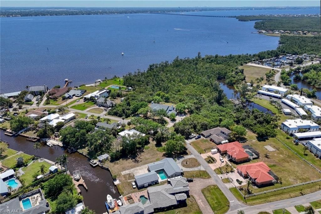 1888 Coral Cir, North Fort Myers, FL 33903 Photo