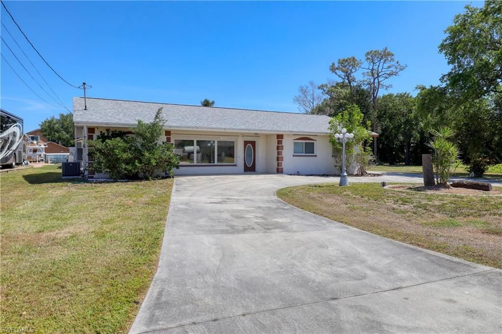 1888 Coral Cir, North Fort Myers, FL 33903 Photo