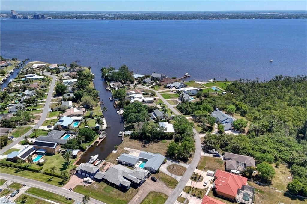 1888 Coral Cir, North Fort Myers, FL 33903 Photo