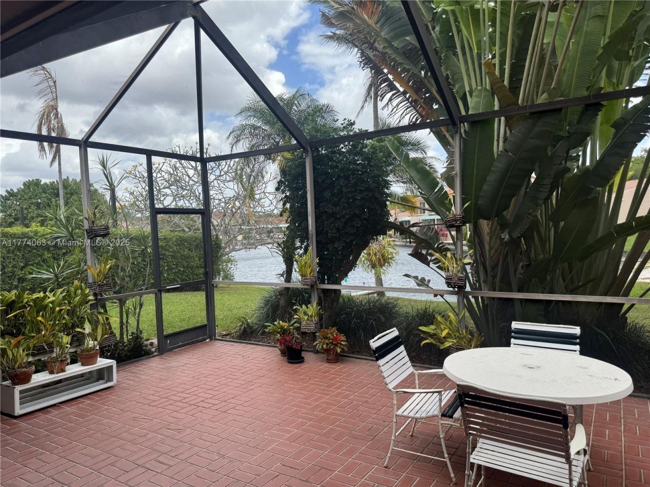 14679 Glencairn Rd, Miami Lakes, FL 33016 Photo