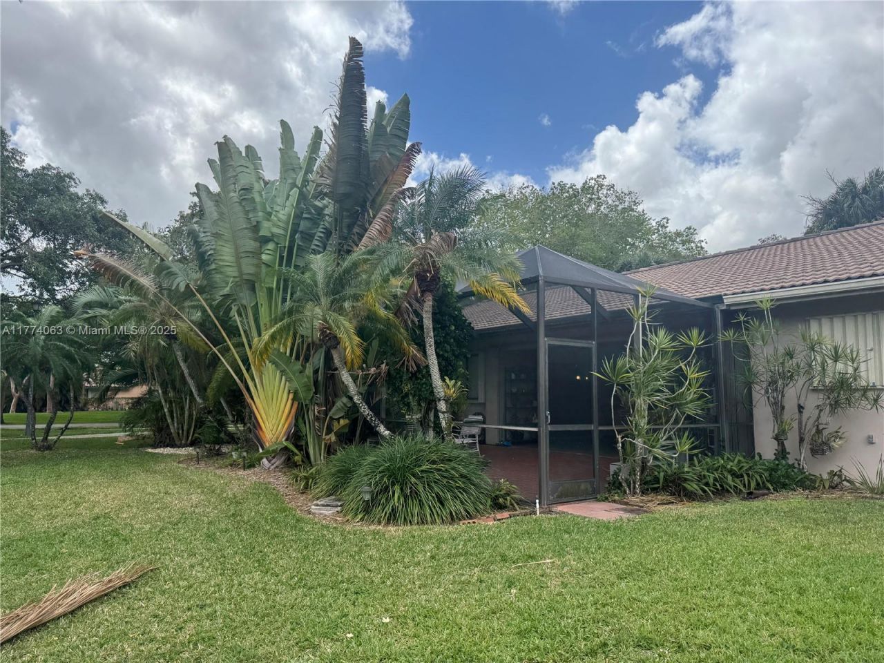 14679 Glencairn Rd, Miami Lakes, FL 33016 Photo