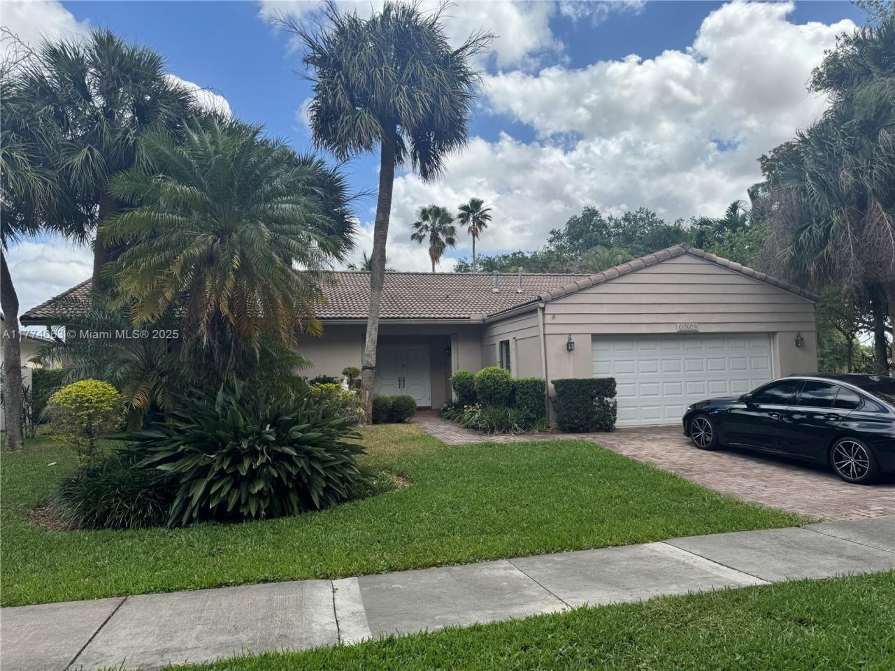 14679 Glencairn Rd, Miami Lakes, FL 33016 Photo