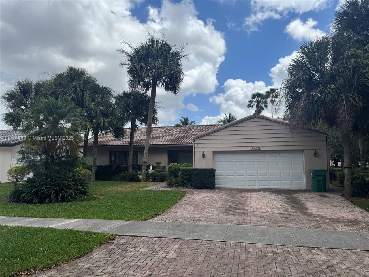 14679 Glencairn Rd, Miami Lakes, FL 33016 Photo