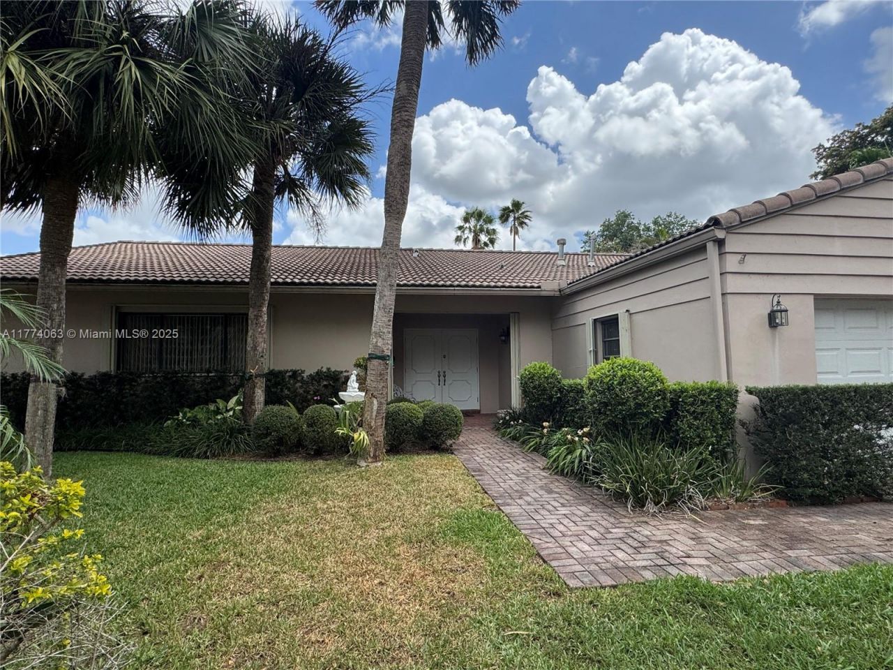 14679 Glencairn Rd, Miami Lakes, FL 33016 Photo