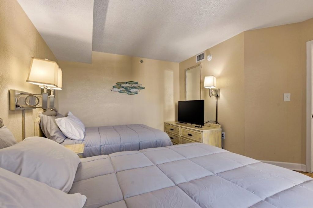 161 Seawatch Dr. Photo 17