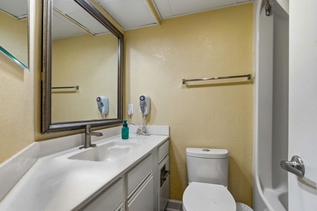 161 Seawatch Dr. Photo 18