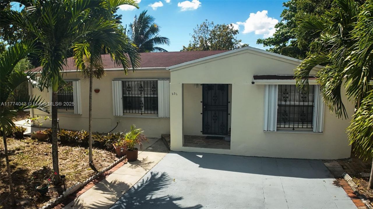596 NW 109th St, Miami, FL 33168 Photo