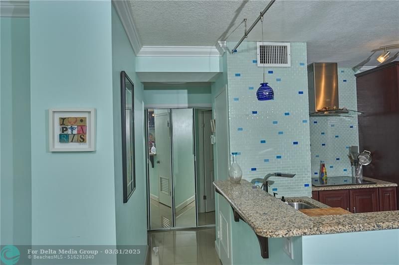 2555 NE 11th Street, Unit 703, Fort Lauderdale, FL 33304 Photo